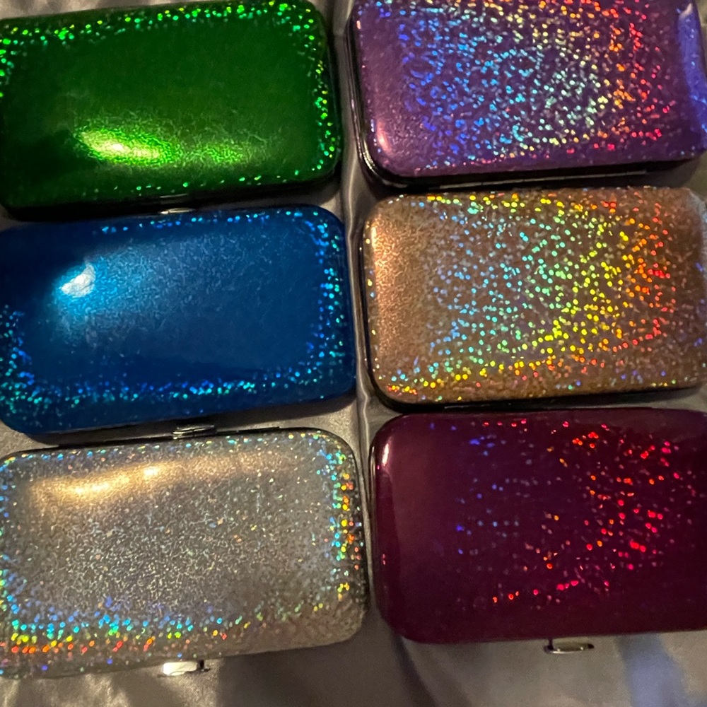 Holographic Manicure Set - Multi-Color - Picture 2 of 12